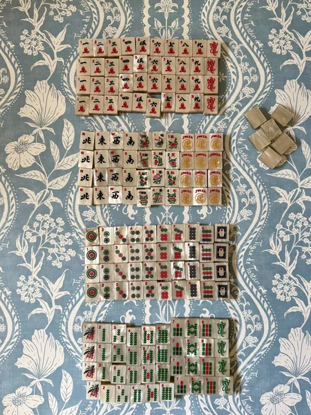 House Tigers, Oyster — Classic American Mahjong Tile Set