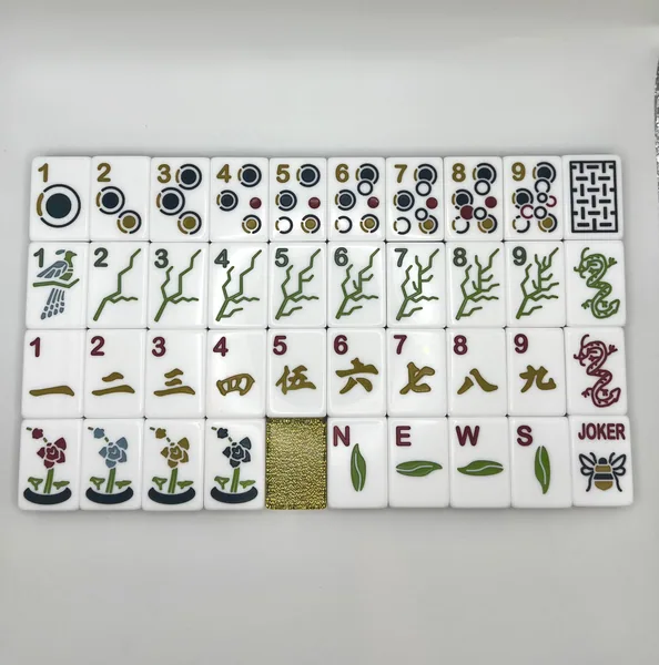 The Bougie Bee Luxe Mahjong Set