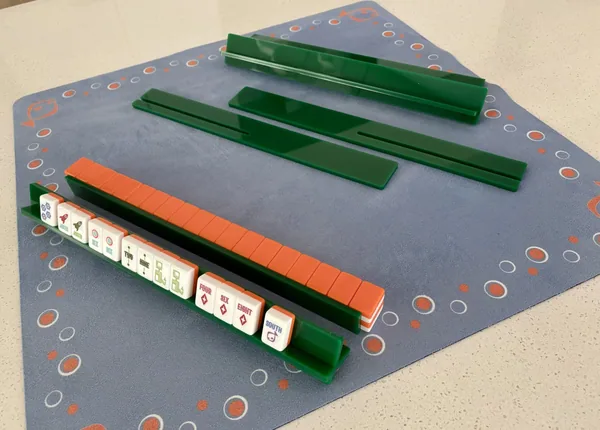 Dark Green Criss-Cross Travel Racks with Pushers