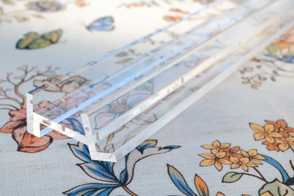 20" Crystal Acrylic Rack