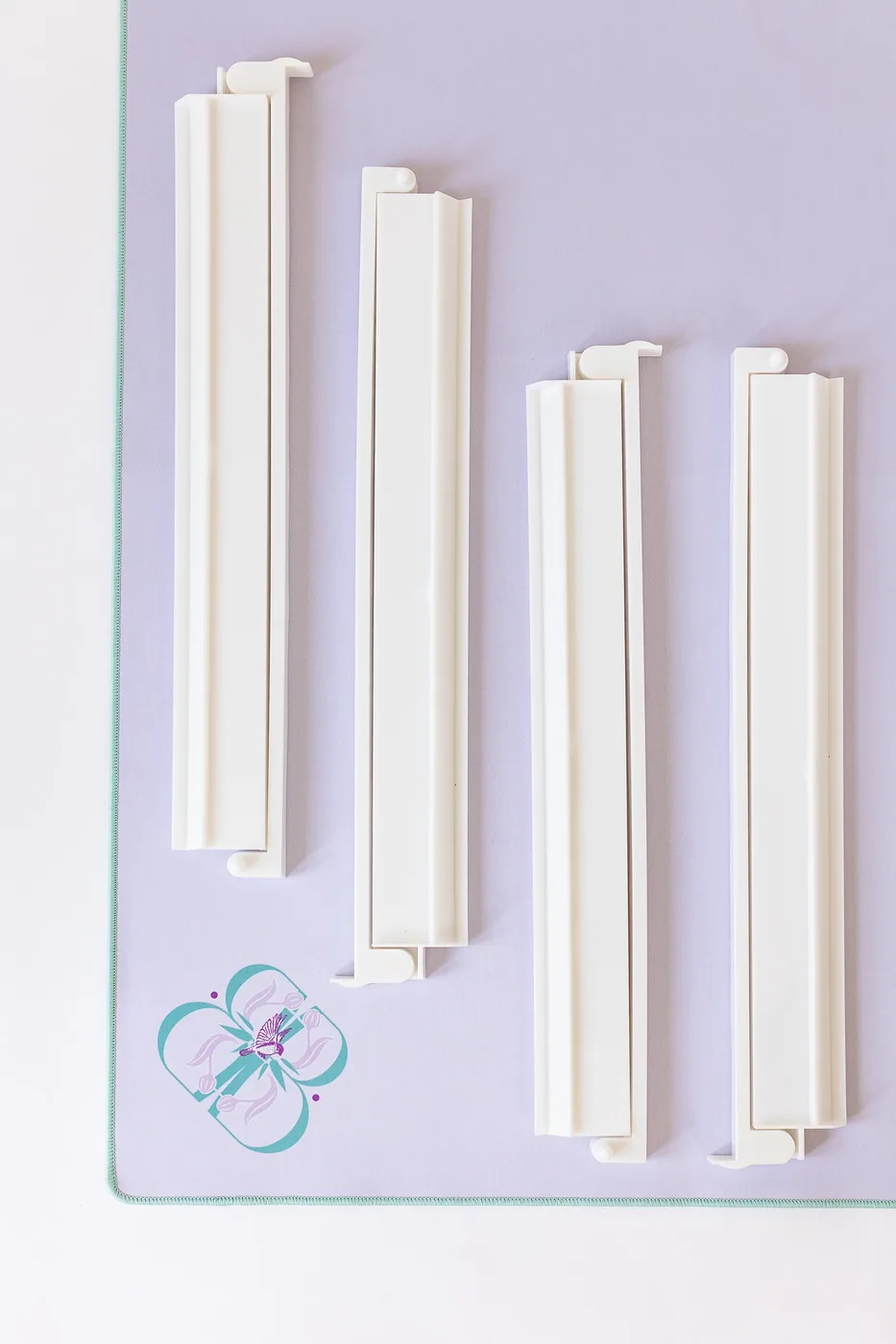 Mahjong Rack & Pusher Set - White