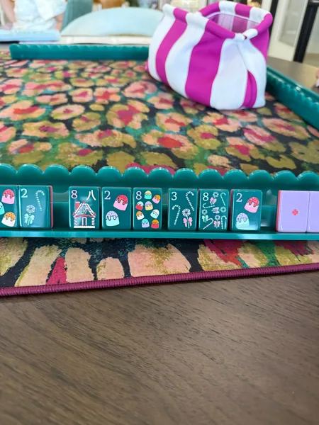 Scalloped Acrylic Mahjong Racks - Spruce