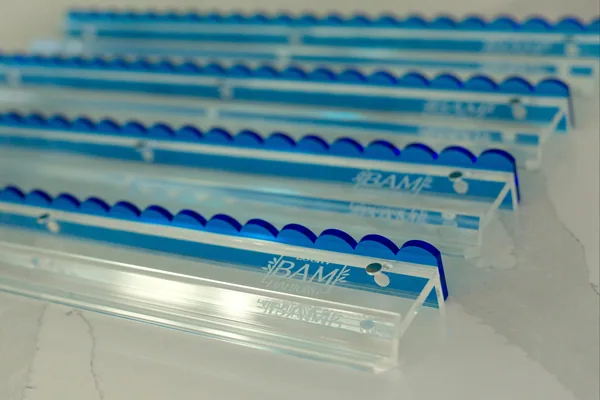 Clear Mahjong Rack Set with Blue Scalloped Pusher