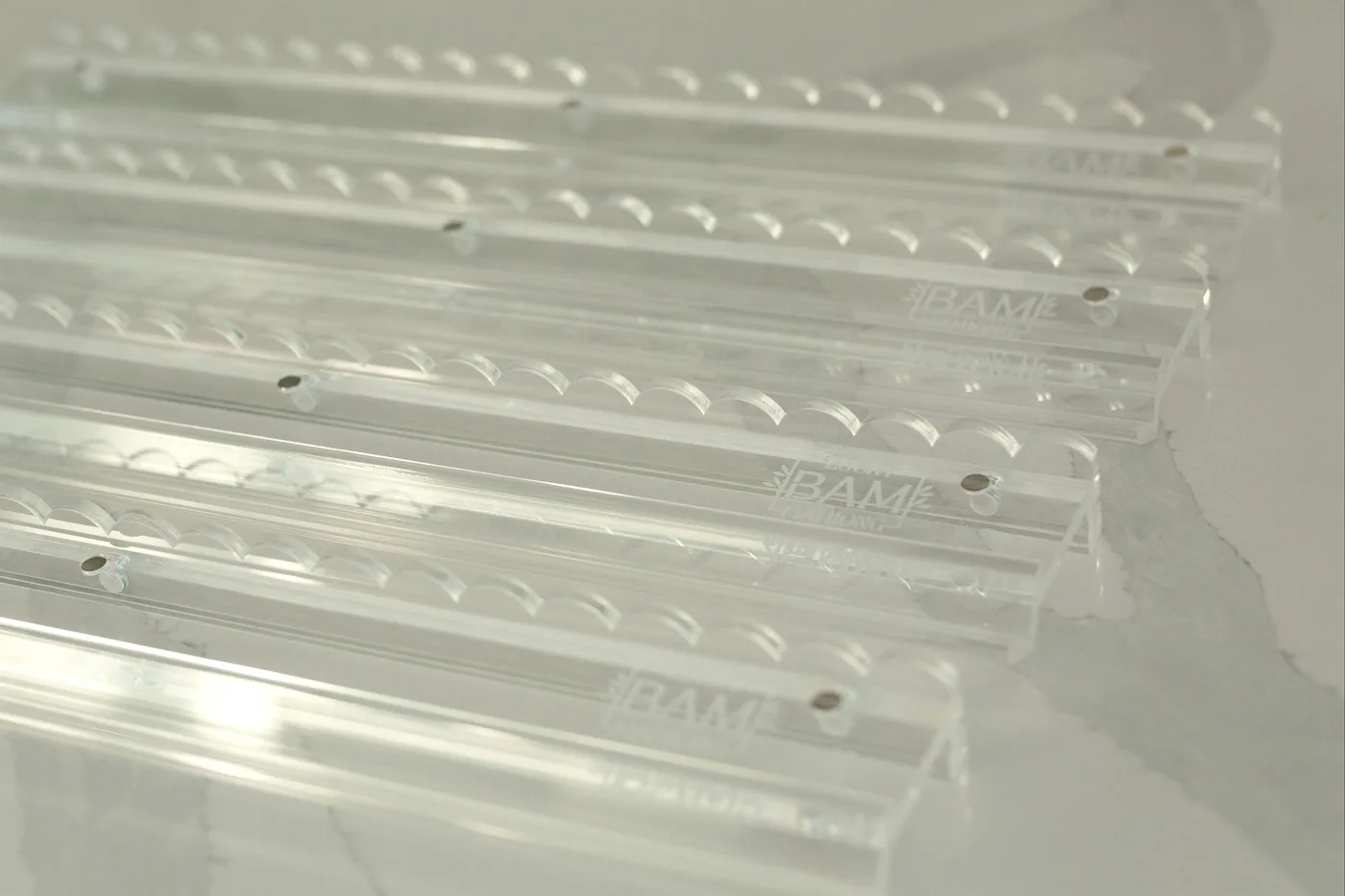 Clear Mahjong Rack Set with Clear Scalloped Pusher