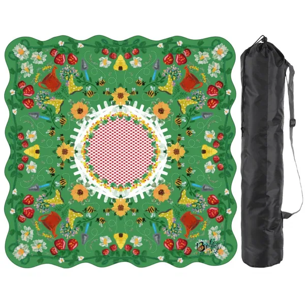 Strawberry Summer Season on Green - Scalloped Mahjong Mat 31.5"x31.5" (Ship Rolled up)
