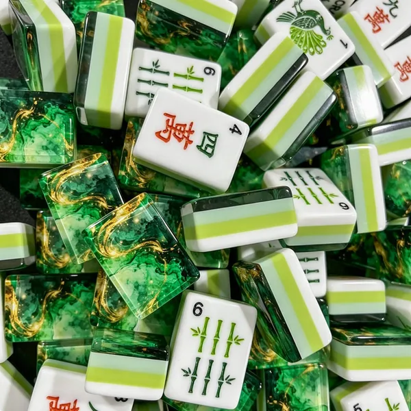 Gilded Veins Emerald Green Mahjong Set
