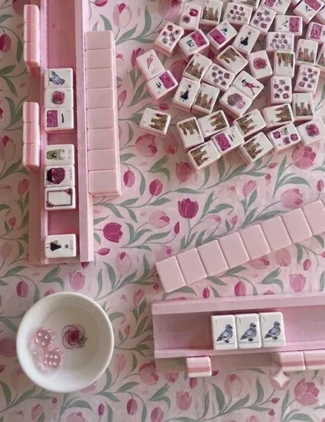 City Chic Engraved Mahjong Tile Set (160 tiles)